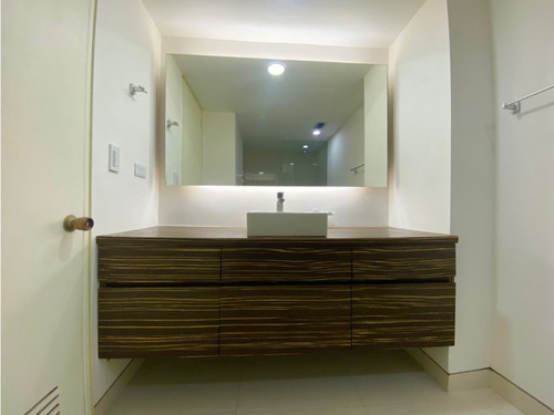 Se Vende Apto 142m² 3h+s/2b+s/3e Los Naranjos