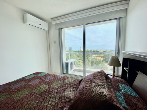 Apartamento En Venta De 3 Dormitorios En Roosevelt