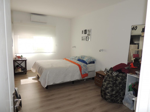 Imagen 9 de 17 de Venta De Casa 3 Dormitorios En Tres Cruces, Montevideo.