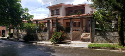 Tibisay Rojas Vende Casa En La Urbanizaciòn Las Chimeneas         Cod. 234941