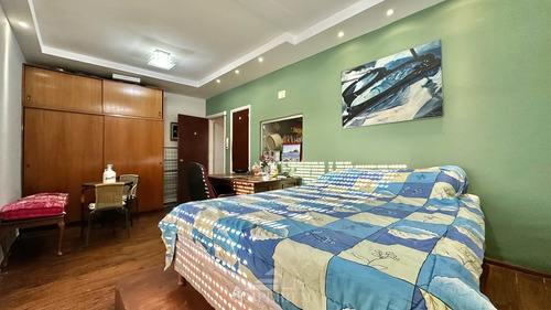 Venta Casa De 5 Dormitorios - Malvin Sur