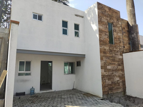 Imagen 1 de 14 de Bonita Casa Nueva En Venta En Col. Miraval, Cuernavaca Mor