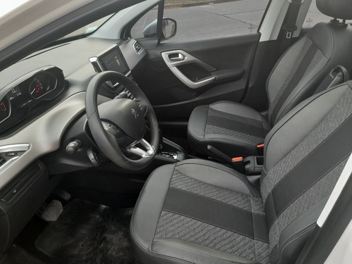 Imagen 9 de 17 de Peugeot 208 2019 1.6 Feline Tiptronic