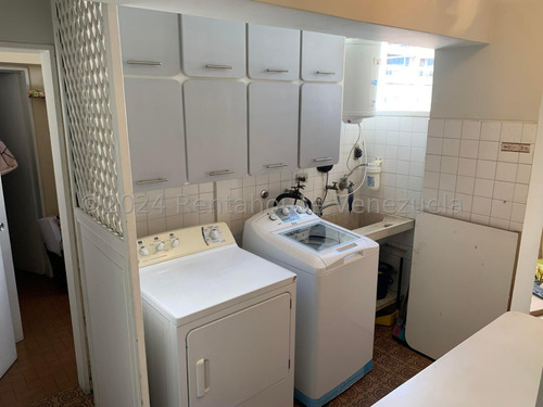 Ss: Vende Apartamento 25-3965 En La Florida De 150 M2, 3h/3b/1pe