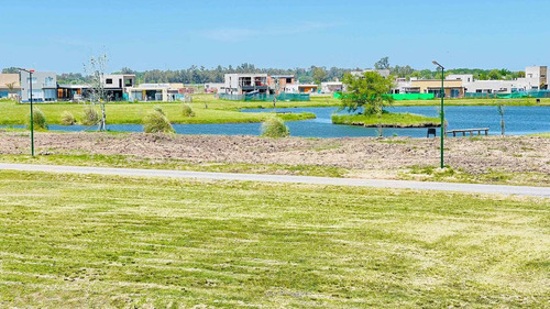 Imagen 10 de 30 de Casa Barrio Cerrado Laguna Azul Pileta Permuta
