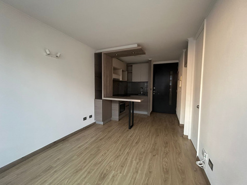 Arriendo Depto. De 1d1b En Fernandez Albano Metro El Parron