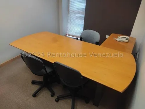 Se Alquila Oficina En