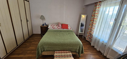 Gran Casa De 5 Ambientes Con Jardín Y Quincho En Antártida Argentina, Carapachay