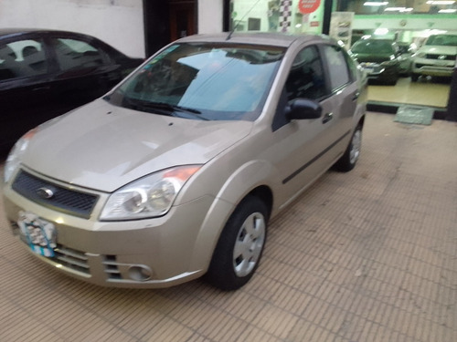 Imagen 1 de 15 de Ford Fiesta Max 1.6 2008