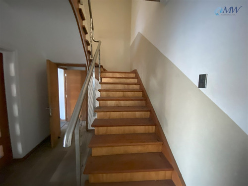 Amplia Casa - Oficina En Venta En El Mejor Barrio De Ñuñoa