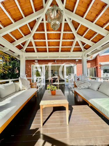 Venta Casa Zona Golf, 5 Dorm.+ Dep.servicio, Barbacoa Y Piscina