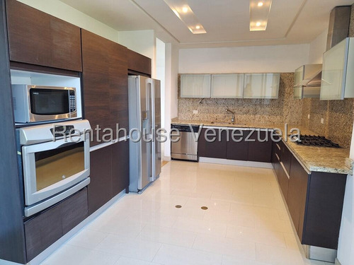 Apartamento En Alquiler Terrazas Del Country Valencia, Espectacular Apartamento Con Acabados De Lujo, Hermosas Vistas A Los Campos De Golf Y Dique De Guataparo, Doble Anillo De Seguridad. Dapo
