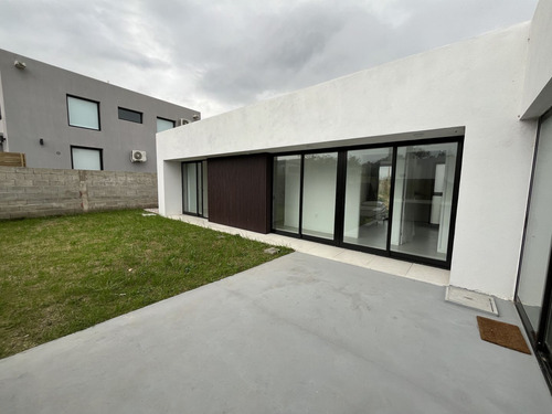 Venta De Casa A Estrenar 3 Dormitorios Piedras Del Chileno (ref: Iea-1734)