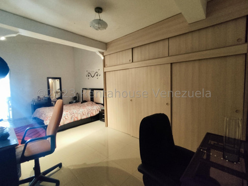 Casa En Venta Canaima Ii Guatire. 24-3741 Jt