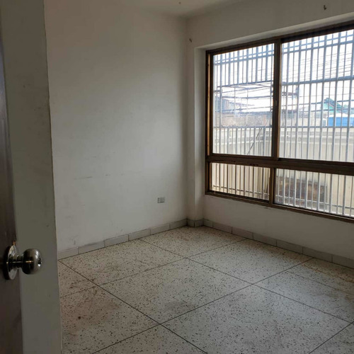Imagen 15 de 20 de Alquiló Local Comercial Con Apartamento