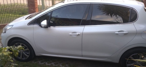 Imagen 15 de 16 de Peugeot 208 2016 1.6 Feline Pack Cuir