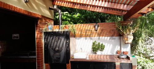 Casa A La Venta En Colastiné Norte, En Planta Baja Tenemos Pileta Y Baño De Servicio. Una Ga...