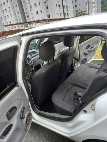 Renault Clio 1.0 16v Authentique Hi-flex 5p