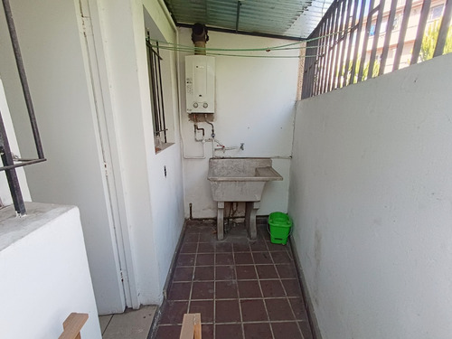 Departamento Primer Piso Con Patio - Providencia