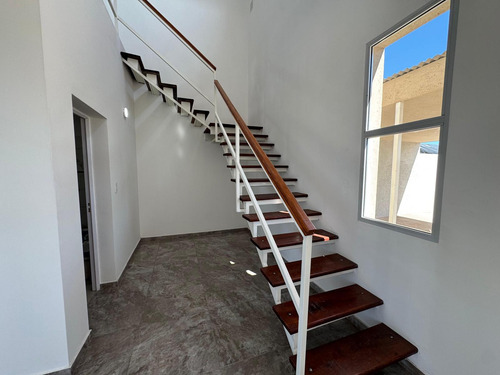 Casa En Venta 3 Dormitorios Ecopueblo Alvear
