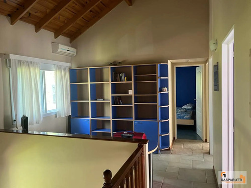 Casa En Venta Y Alquiler En Septiembre, Escobar. 5 Ambientes