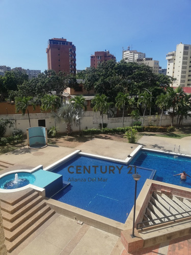 Imagen 10 de 11 de Amplio Y Espectacular Dúplex Con Vista Al Mar, Ubicación Privilegiada Y Atractivos Sectores Del Litoral Central. Mayte Hernández 04129934935