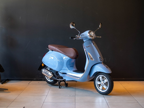 Imagen 2 de 25 de Vespa Primavera 150 Celeste Inmaculada Italiana Con Abs