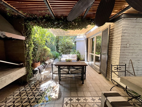 Preciosa Casa Al Lado Colegio Villa Maria Y Verbo Divino