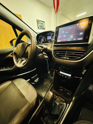 Peugeot 2008 1.6 Feline 5p