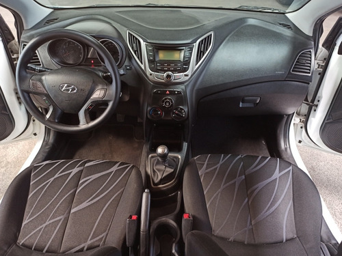 Imagem 9 de 15 de Hyundai Hb20 2014 1.0 Comfort Style Flex 5p