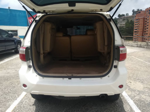 Imagen 7 de 9 de Toyota Fortuner