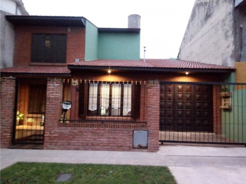 Chalet 4 Amb. Con Garage Doble Y Amplio Parque - Zona: Villa Primera