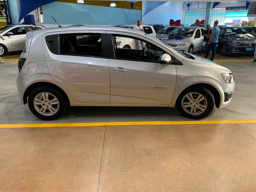 Imagem 5 de 20 de Chevrolet Sonic 1.6 Lt 2014 Novíssimo
