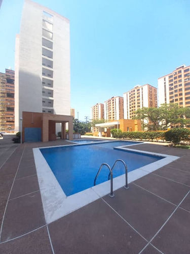 Se Vende Apartamento Res Suites Mañongo Pla-1670