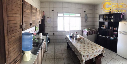Comercial Com 8 Dormitório(s) Localizado(a) No Bairro Armaçao Em Penha / Penha - 197
