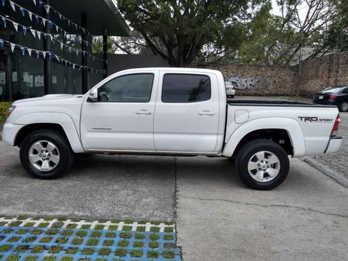 Imagen 9 de 15 de Toyota Tacoma 2015 4p Trd Sport V6/4.0 Aut