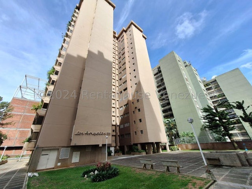 El Cigarral. Apartamento En Venta. Mls 24-21686. Caracas. El Hatillo