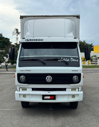 Caminhão Motorhome Com Fotovoltaico E Banheiro Dentro Do Baú