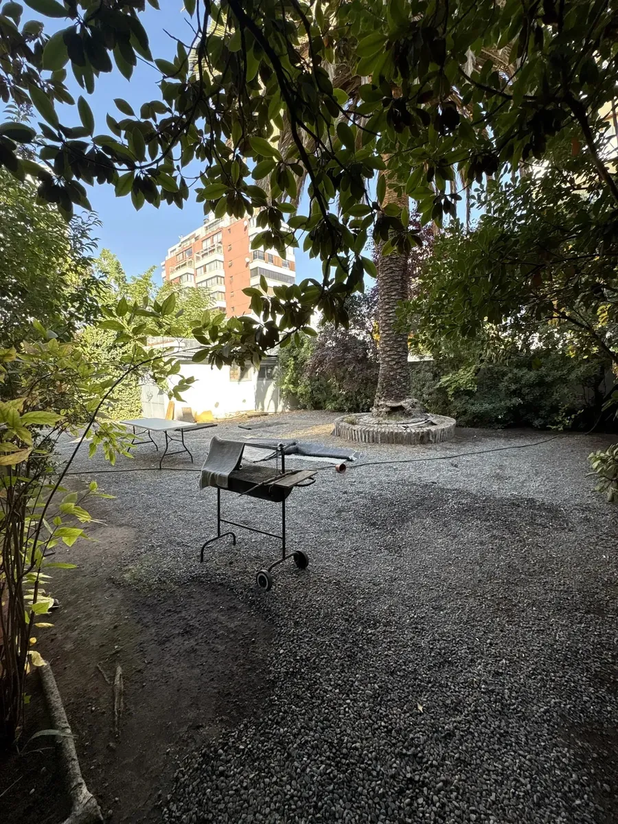 Imagen 5 de 15 de Casa Comercial / Barrio Las Lilas / 6 O - 4 B / 9 Estacionam