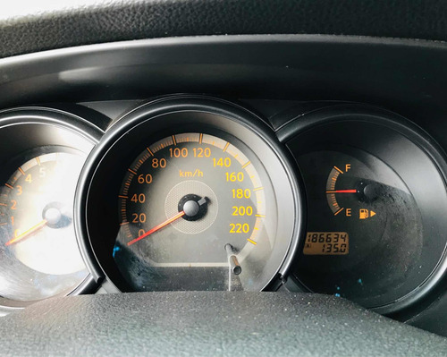 Nissan Livina 2012 1.6 Night & Day Flex 5p