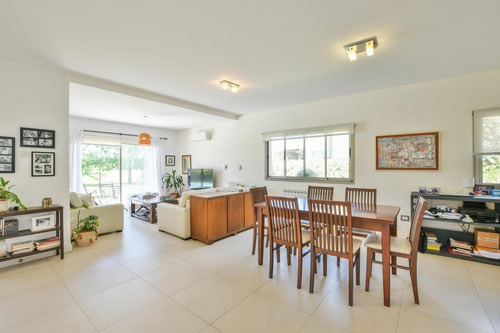 Imagen 9 de 30 de Casa De 3 Dormitorios En Venta Con Pileta Aldea Fisherton Barrio Cerrado Privado