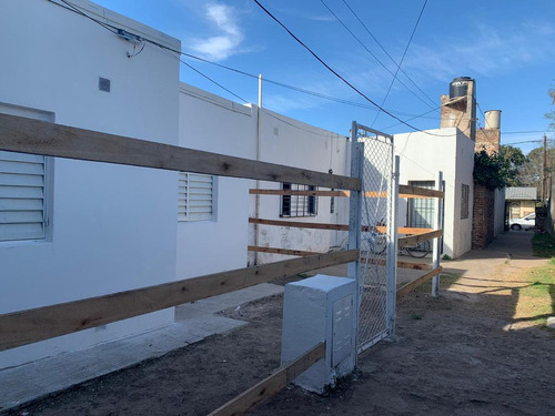 Casa Interna En Barrio Tranquilo, A 6 Cuadras  Del Centro De Santo Tomé - Santa Fe