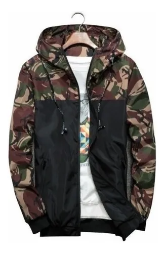 Chaqueta Cortavientos Con Capucha De Camuflaje