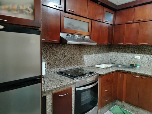 Apabon Vende Apartamento En Piso Bajo En Los Nisperos
