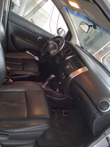 Imagem 2 de 7 de Nissan