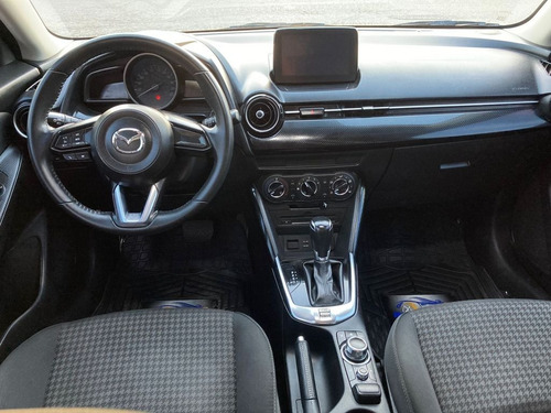 Imagen 11 de 15 de Mazda 2 Touring, 2018
