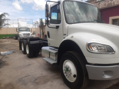 Imagen 8 de 14 de Freightliner M2 Modelo 2011