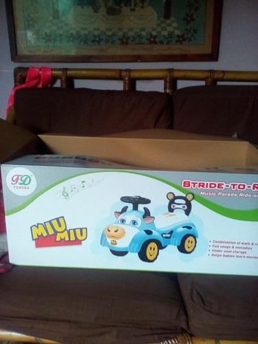 Carro De Juguete Para Niños/ Stride To Ride Miu Miu