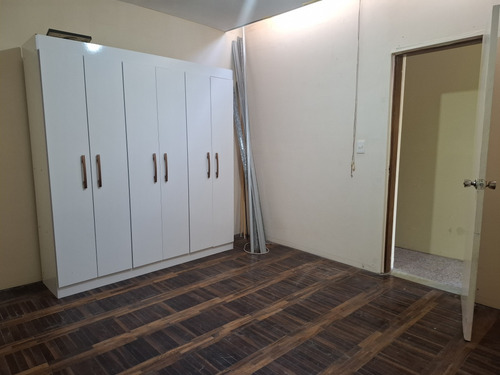 Casa Tipo Apartamento De 2 Dormitorios, Patio Pequeño Para Colgar Ropa.garantía Depósito En Atahualpa