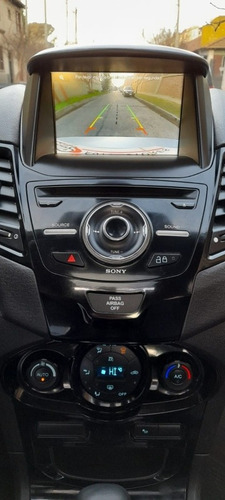 Imagen 16 de 17 de Ford Fiesta Kinetic Design 1.6 Sedan Titanium Powershift